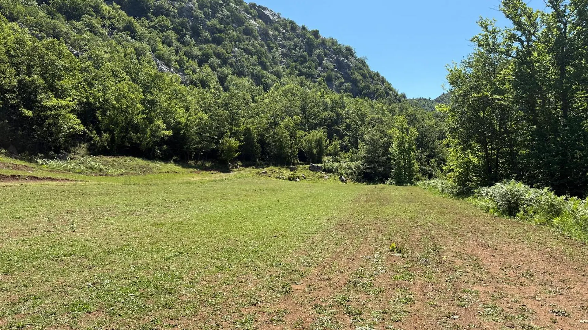 Camping-Baven-Toven Naturae Bulshize 0*,  Albania